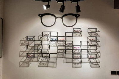 零售店設計-復古有趣的小型眼鏡店